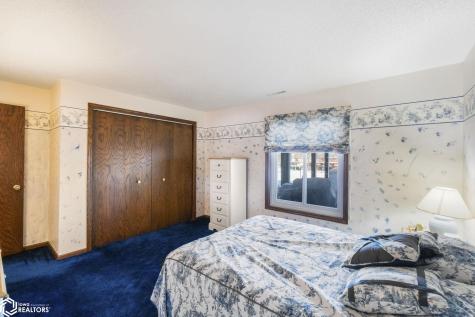 11 Knollwood Court Mason City IA 50401