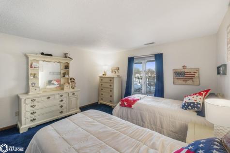11 Knollwood Court Mason City IA 50401