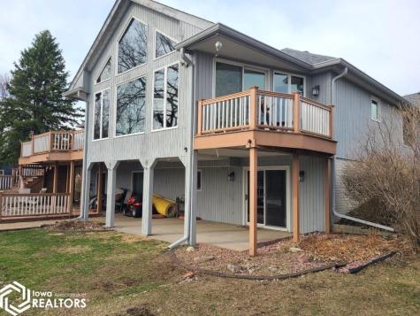 11 Knollwood Court Mason City IA 50401