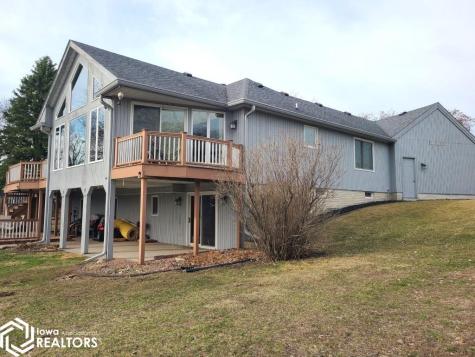 11 Knollwood Court Mason City IA 50401
