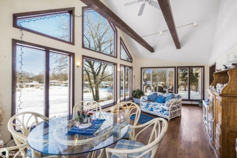 11 Knollwood Court Mason City IA 50401