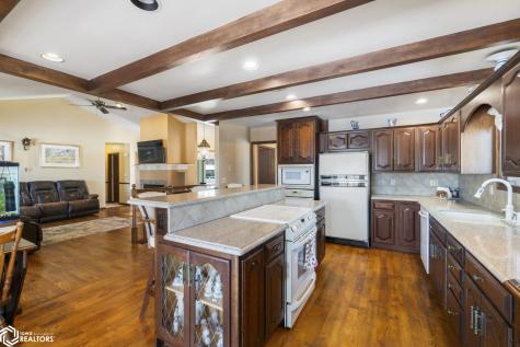 11 Knollwood Court Mason City IA 50401