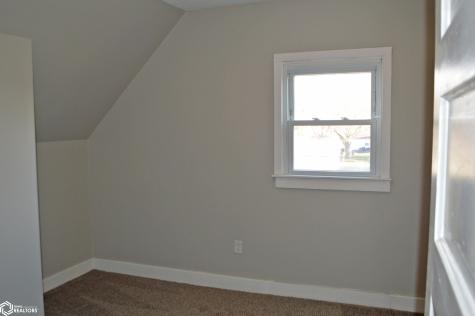 308 12th Street NW Mason City IA 50401