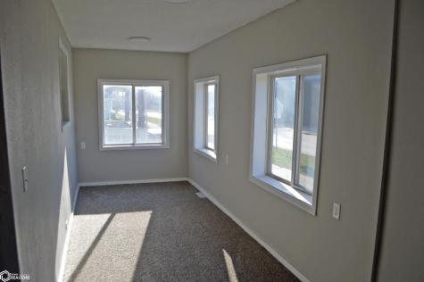 308 12th Street NW Mason City IA 50401
