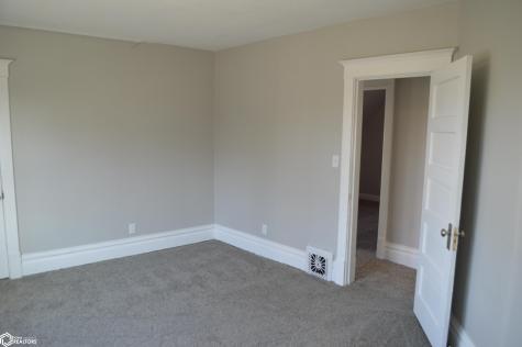 308 12th Street NW Mason City IA 50401