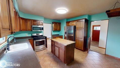 806 Forest Drive Forest City IA 50436