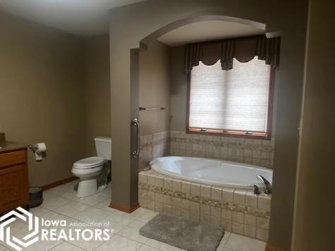 452 1st Avenue SW Britt IA 50423