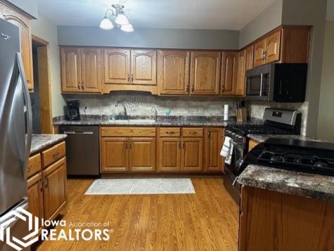 452 1st Avenue SW Britt IA 50423