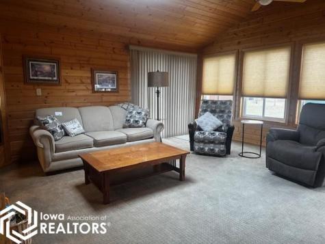 452 1st Avenue SW Britt IA 50423