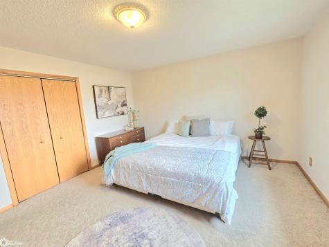 225 Jamestown Road Mason City IA 50401