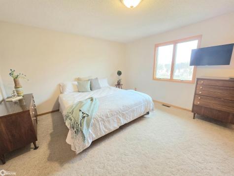 225 Jamestown Road Mason City IA 50401