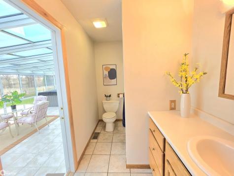 225 Jamestown Road Mason City IA 50401