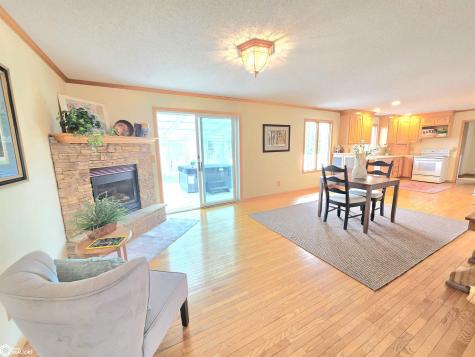 225 Jamestown Road Mason City IA 50401