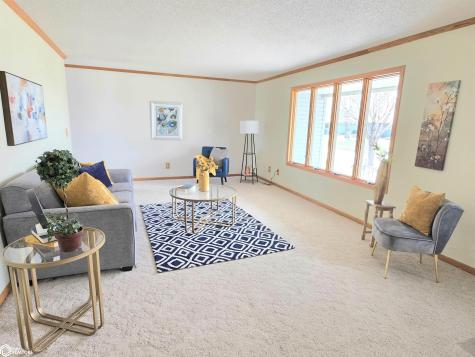 225 Jamestown Road Mason City IA 50401