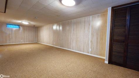 212 S Ohio Avenue Mason City IA 50401