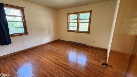 212 S Ohio Avenue Mason City IA 50401