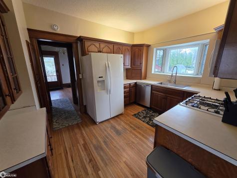 809 2nd Avenue N Clear Lake IA 50428