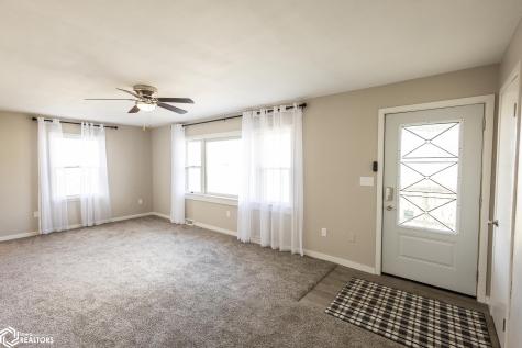 4 W South Street Manly IA 50456