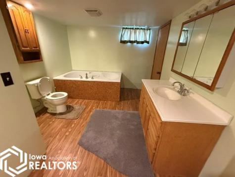 1317 E Commercial Street Algona IA 50511