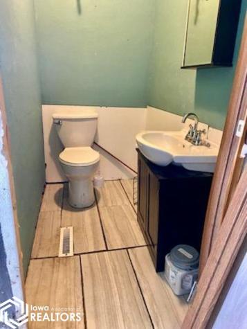 9213 160th Street Swaledale IA 50477