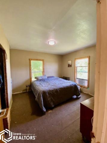 9213 160th Street Swaledale IA 50477