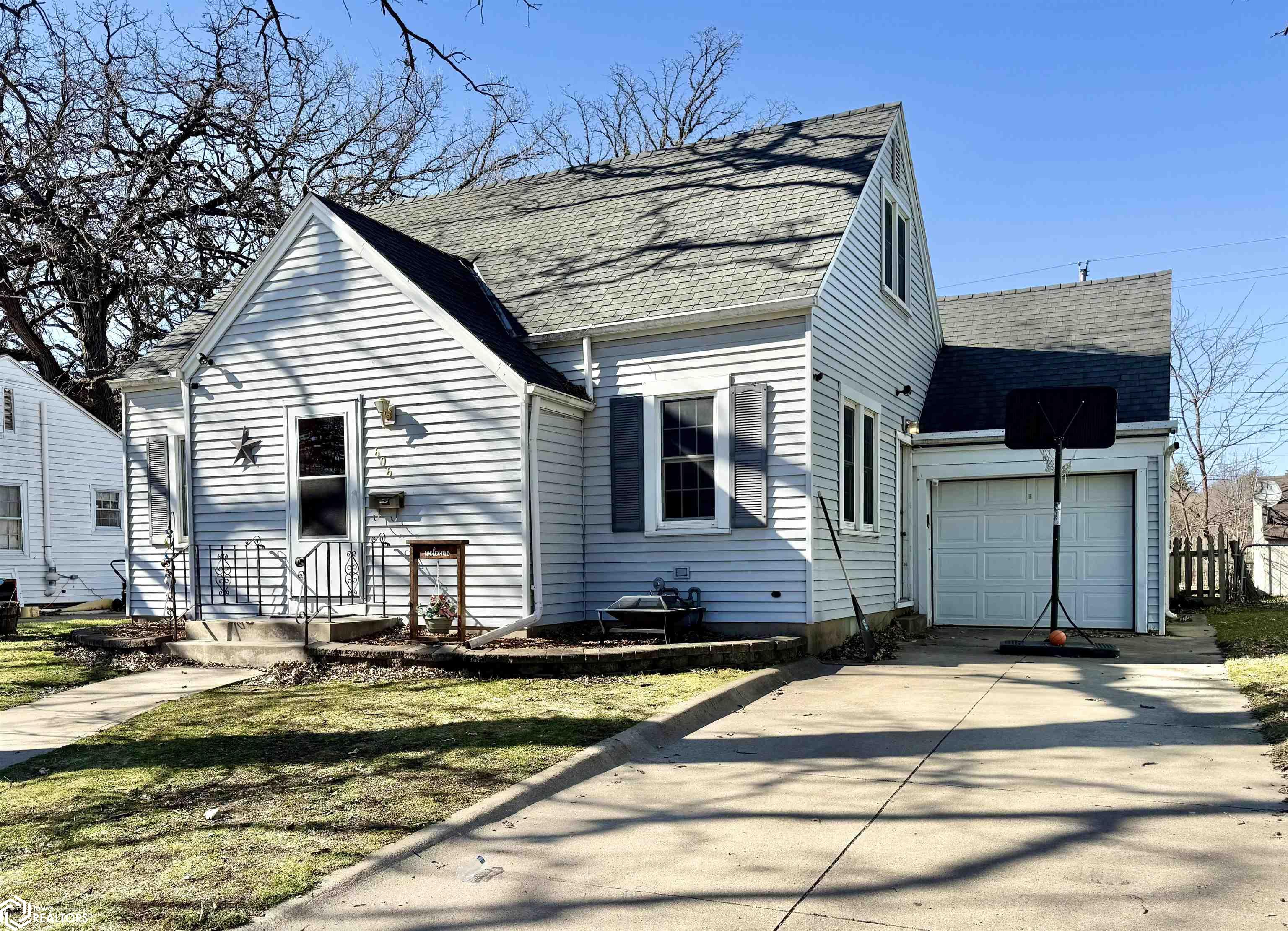 606 11th Street NE Mason City IA 50401