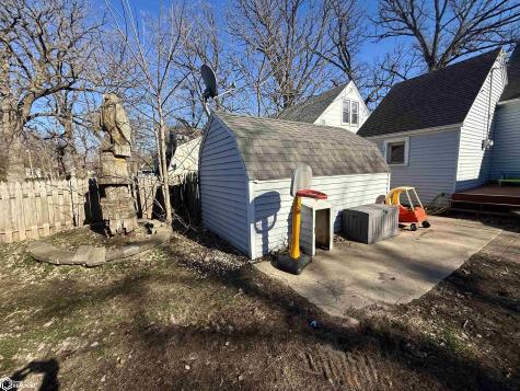 606 11th Street NE Mason City IA 50401