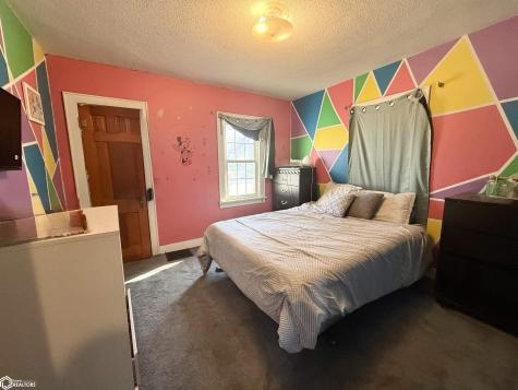 606 11th Street NE Mason City IA 50401