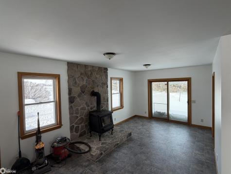 1443 Ivanhoe Avenue New Hampton IA 50659