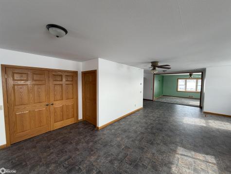 1443 Ivanhoe Avenue New Hampton IA 50659