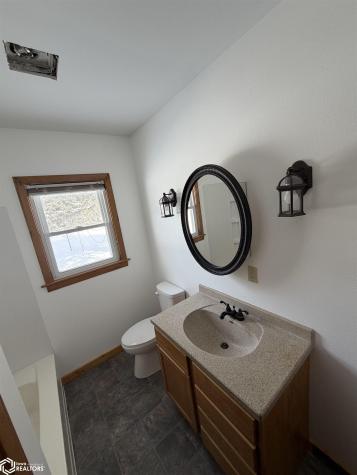 1443 Ivanhoe Avenue New Hampton IA 50659