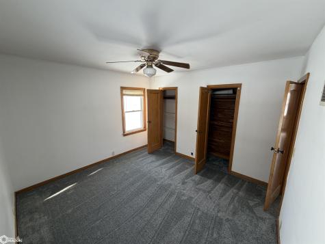 1443 Ivanhoe Avenue New Hampton IA 50659