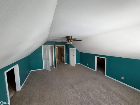 1443 Ivanhoe Avenue New Hampton IA 50659