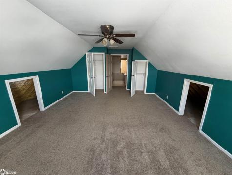 1443 Ivanhoe Avenue New Hampton IA 50659