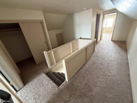 1443 Ivanhoe Avenue New Hampton IA 50659