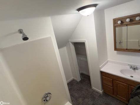 1443 Ivanhoe Avenue New Hampton IA 50659