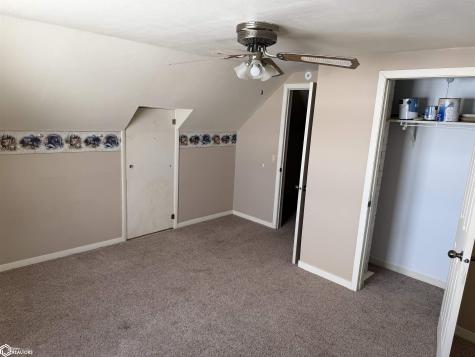 1443 Ivanhoe Avenue New Hampton IA 50659