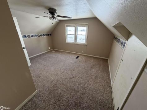 1443 Ivanhoe Avenue New Hampton IA 50659