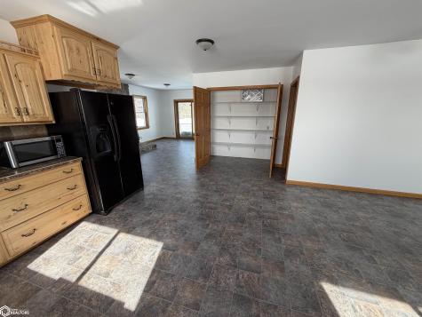 1443 Ivanhoe Avenue New Hampton IA 50659