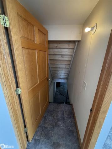 1443 Ivanhoe Avenue New Hampton IA 50659