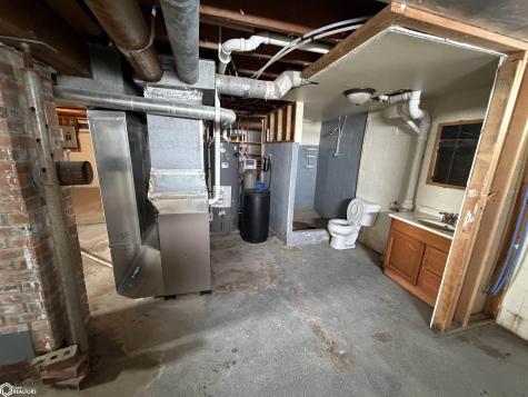 1443 Ivanhoe Avenue New Hampton IA 50659
