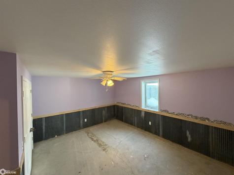 1443 Ivanhoe Avenue New Hampton IA 50659