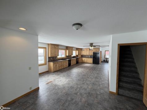 1443 Ivanhoe Avenue New Hampton IA 50659