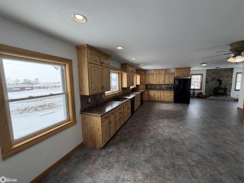 1443 Ivanhoe Avenue New Hampton IA 50659