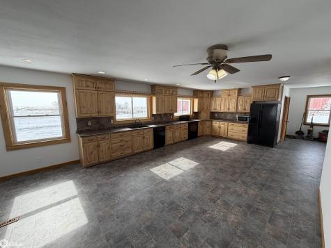 1443 Ivanhoe Avenue New Hampton IA 50659