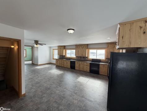 1443 Ivanhoe Avenue New Hampton IA 50659