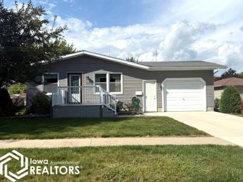 1215 E Linden Street Algona IA 50511