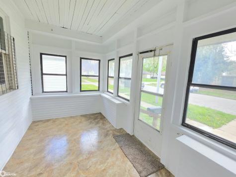 322 8th Street NW Mason City IA 50401