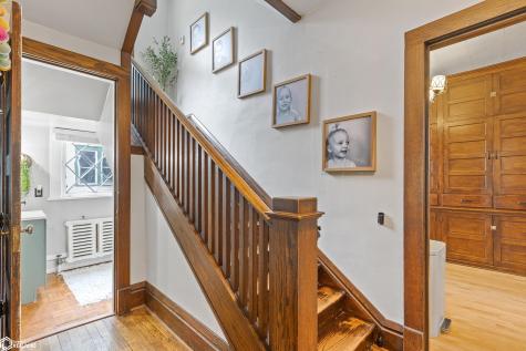 128 10th Street NW Mason City IA 50401