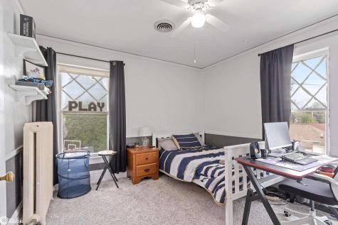 128 10th Street NW Mason City IA 50401
